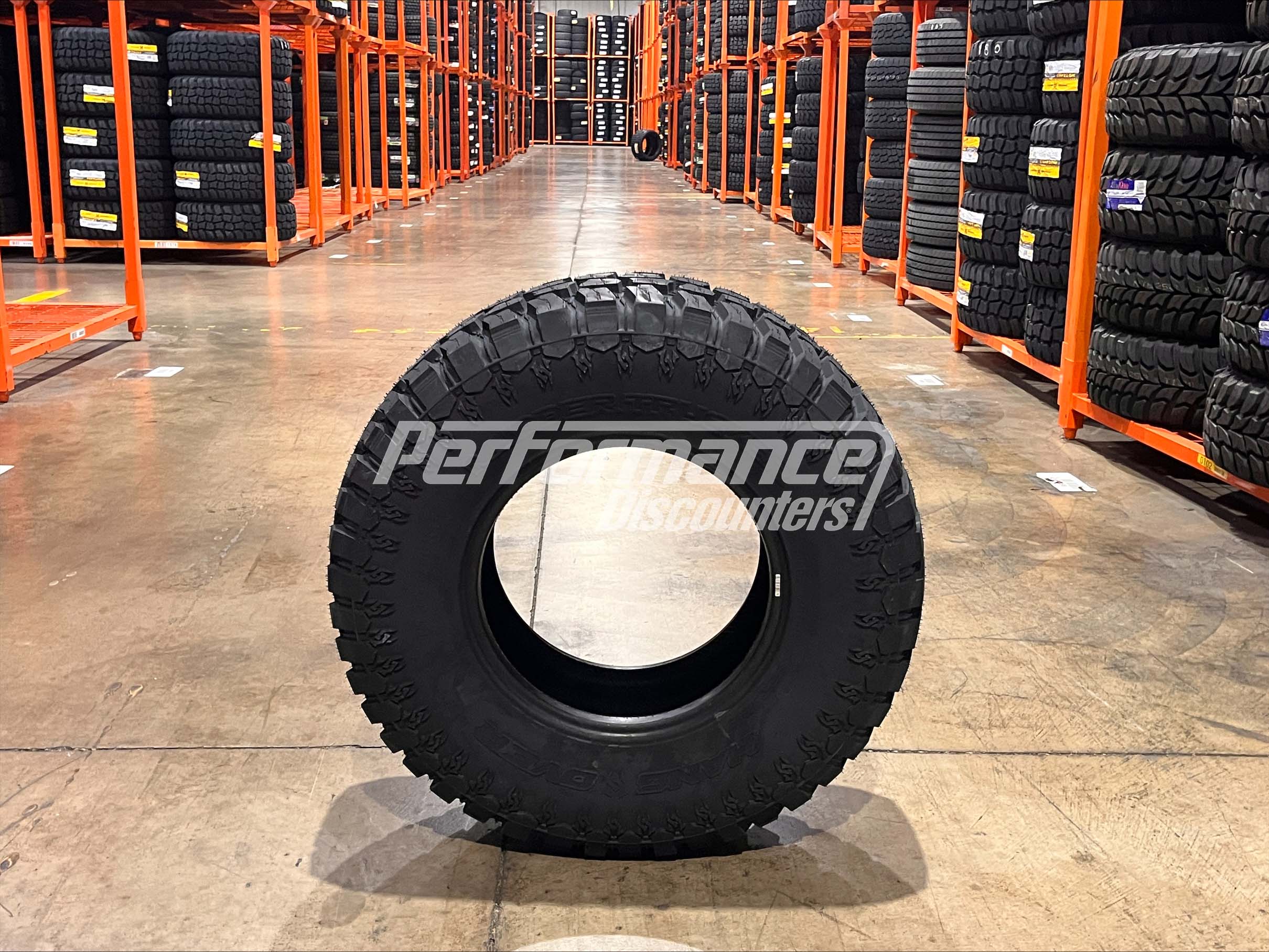 Mudder Trucker Hang Over M/T Tire(s) 305/70R16 124Q LRE BSW