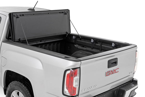 Rough Country Hard Tri-Fold Bed Cover 5' Bed For Chevy GMC Canyon Colorado 15-23
