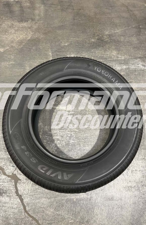 Yokohoma AVID S34RV 235/65R17 104T Tire 2356517 235/65-17