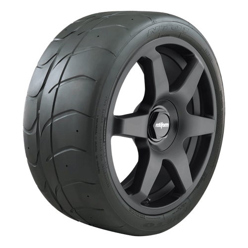 Nitto NT-01 Tire 305/35ZR18 305/35Z-18 30535Z18