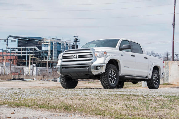 Rough Country 2.5" Leveling Kit For Toyota Tundra 2WD 4WD 2007-2021