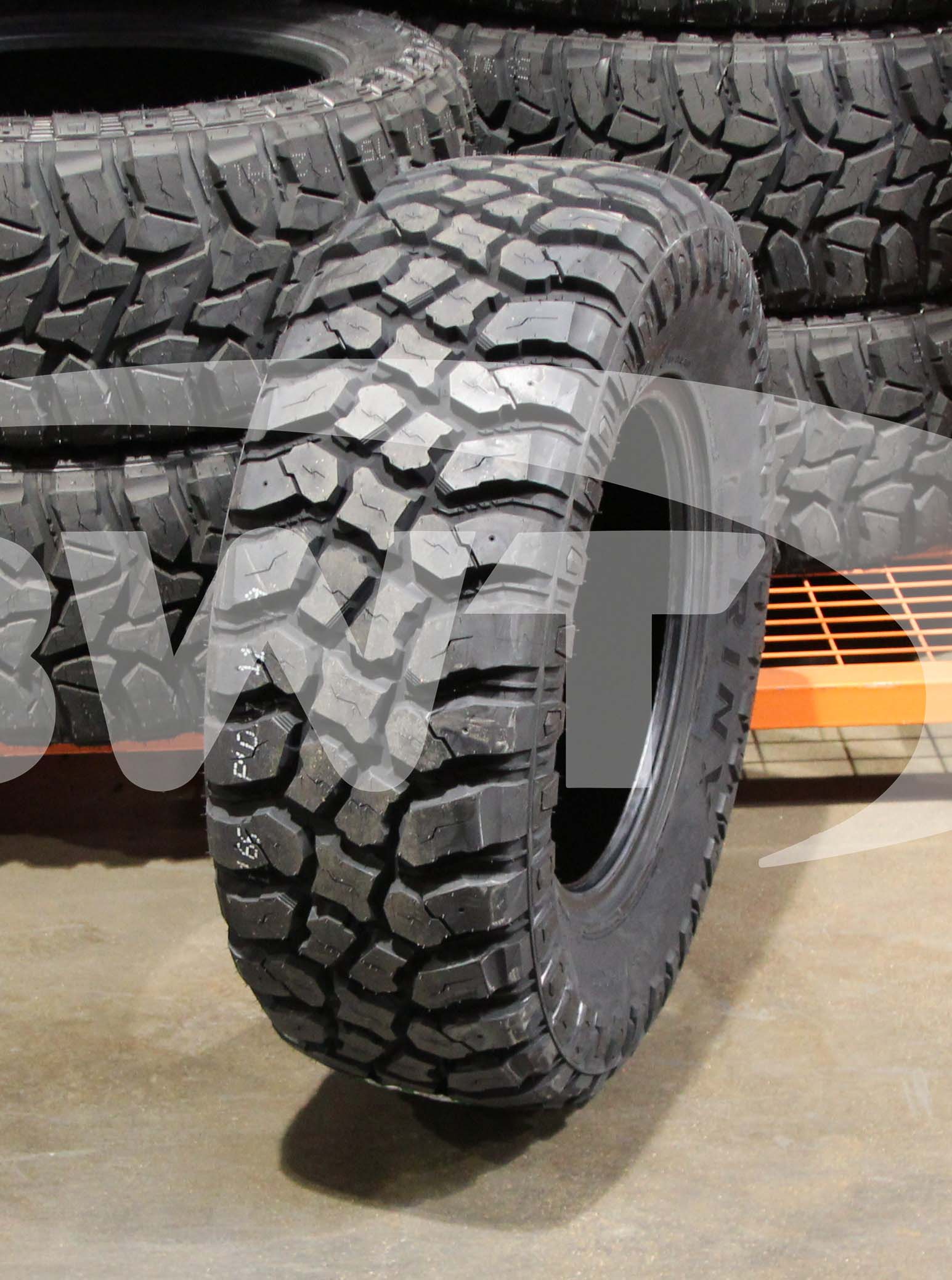 Prinx HI COUNTRY HM1  Mud Tire(s) LT305/70R16 124Q LRE BSW 3057016