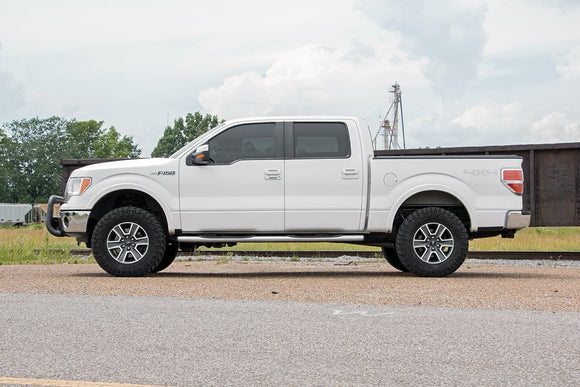 Rough Country 3" Lift Kit Struts For Ford F-150 4WD 2009-2013