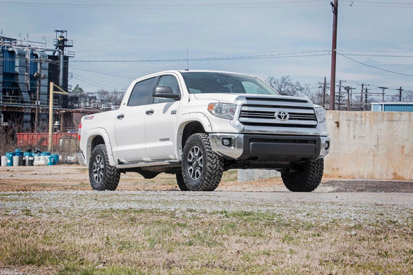 Rough Country 2.5" Leveling Kit For Toyota Tundra 2WD 4WD 2007-2021