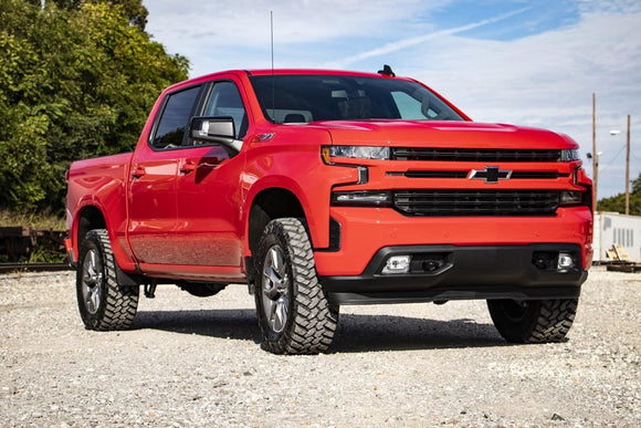 Rough Country 3.5 Lift Kit with Red Control Arms For 19-24 Chevy Silverado 1500