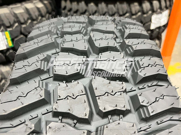 Mudder Trucker Hang Over M/T Mud Tire 31X10.50R15 109Q LRC BSW 31105015 31 1050