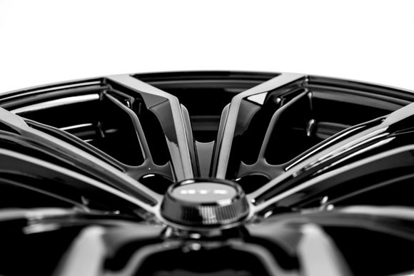 18x8 RTX Black Widow Black Machined Grey 5x108 ET40 wheel/rim