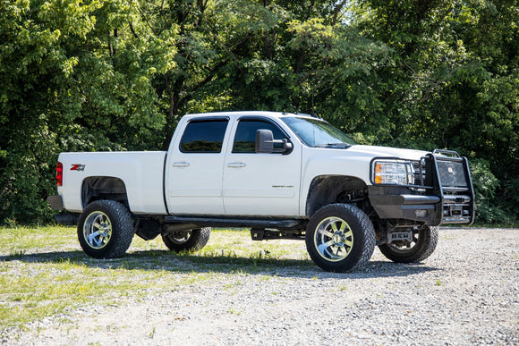 Rough Country 7.5 Inch Lift Kit for 11-19 Chevy GMC 2500 3500 Trucks