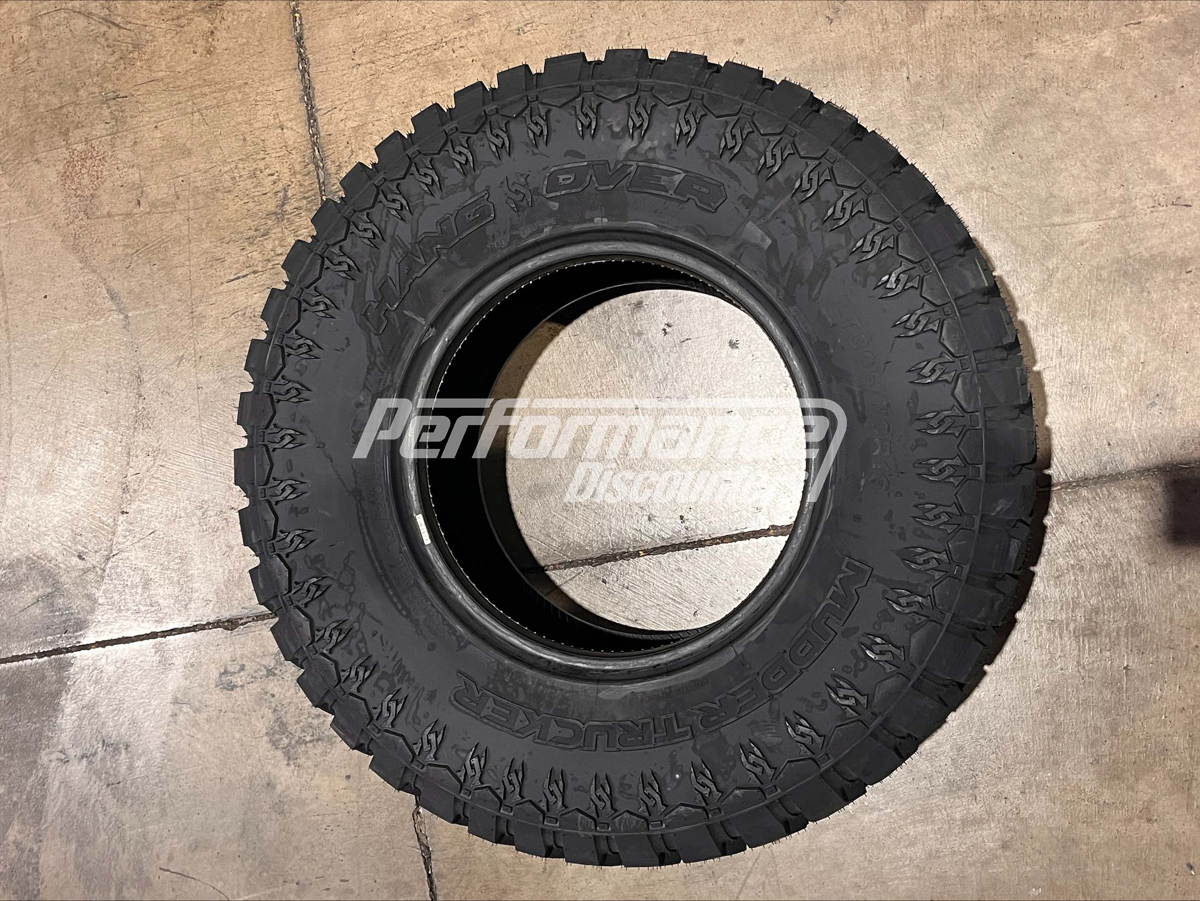 Mudder Trucker Hang Over M/T Tire(s) 305/70R16 124Q LRE BSW