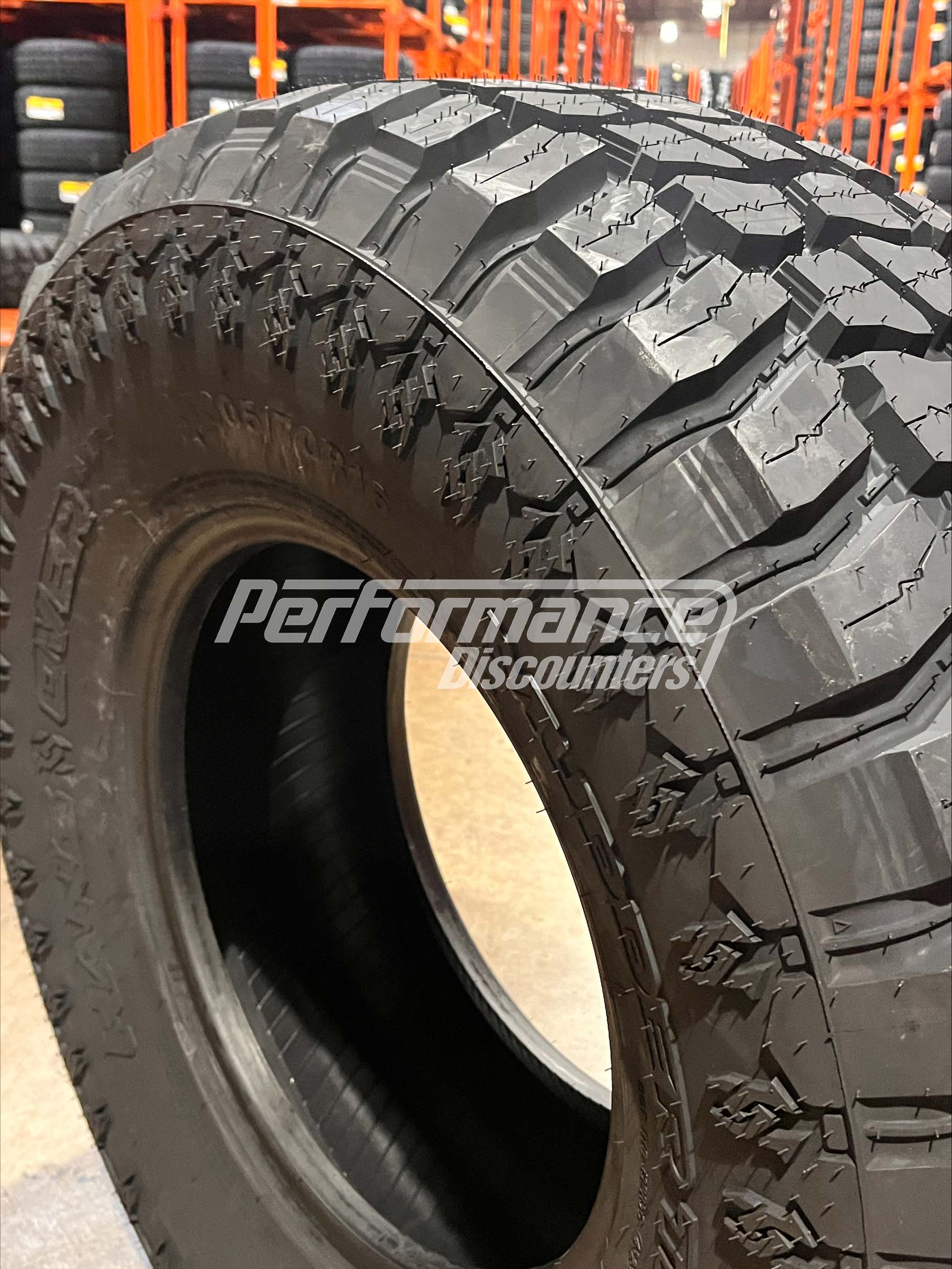 Mudder Trucker Hang Over M/T Tire(s) 305/70R16 124Q LRE BSW