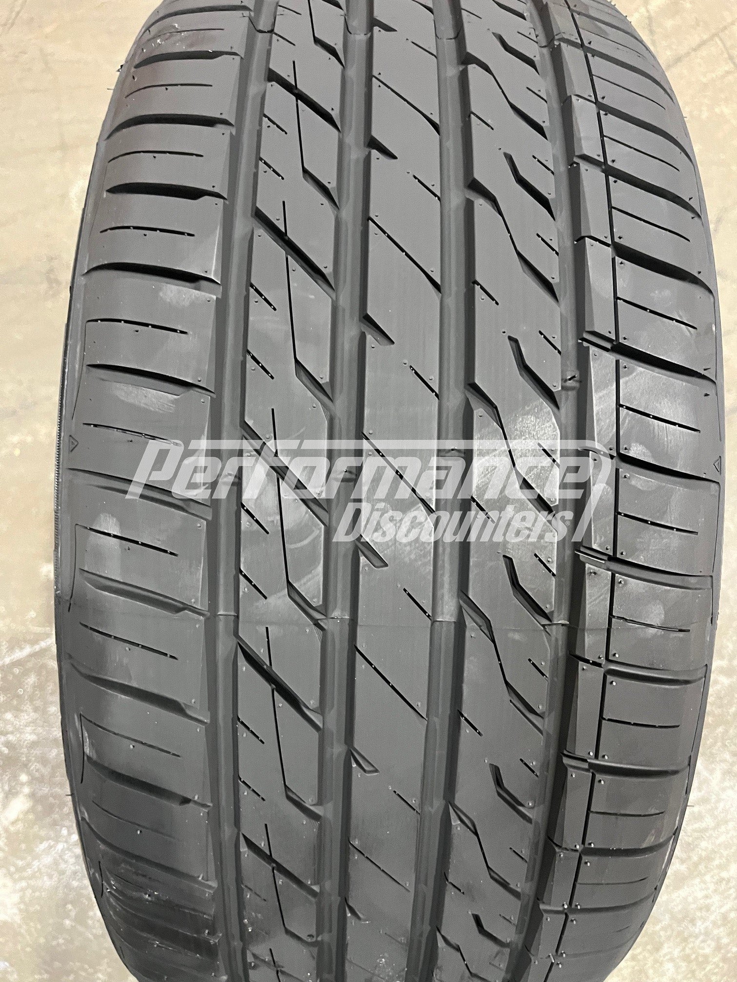 American Roadstar Sport AS Tire(s) 255/45R19 104W SL BSW 255 45 19 2554519