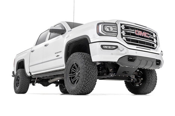 Rough Country 7" Bracket Lift Kit With M1 Struts M1 For Chevy GMC 1500 16-18