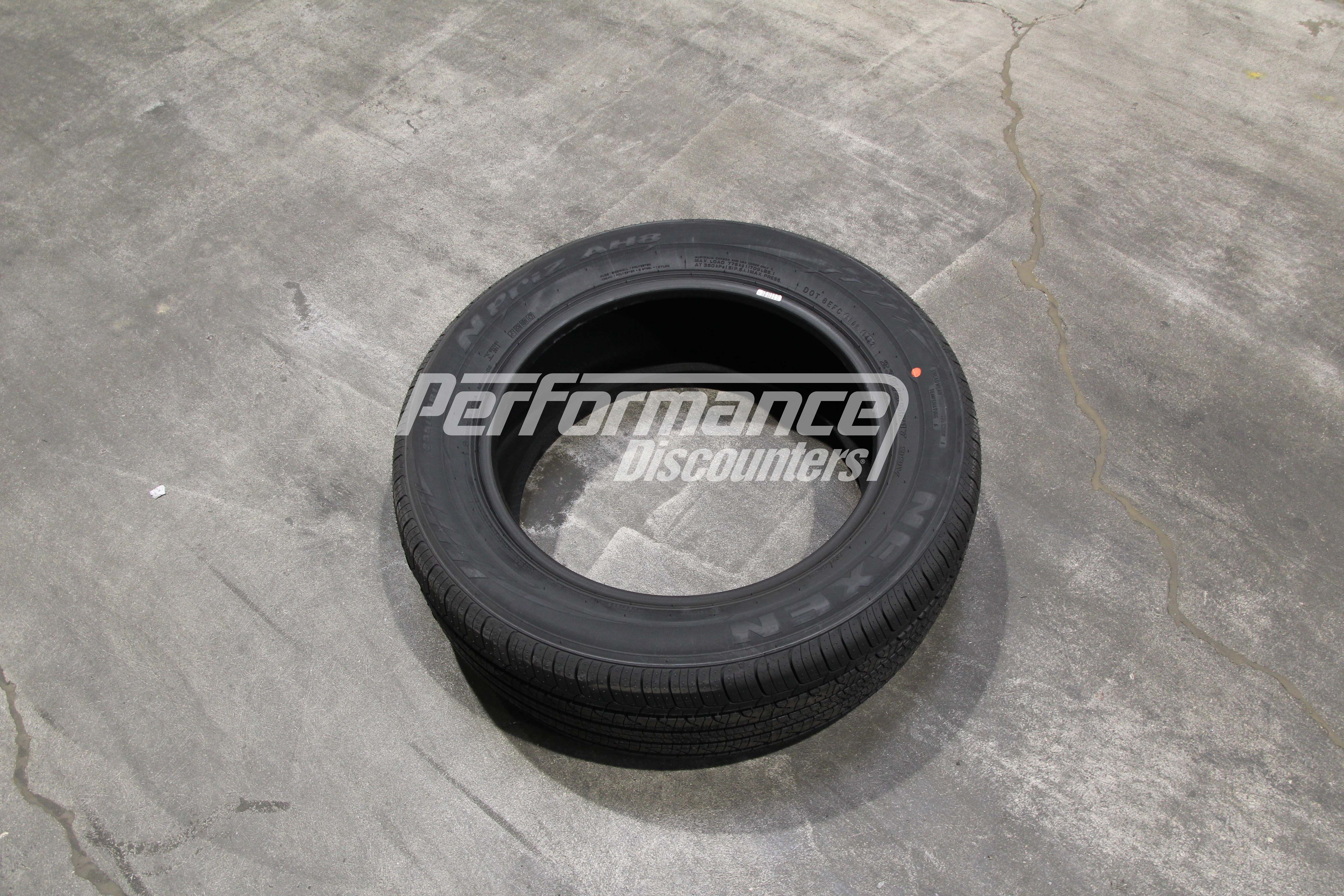 Nexen N Priz AH8 Tire(s) 235/55R17 99V SL 235/55-17 55R R17 2355517