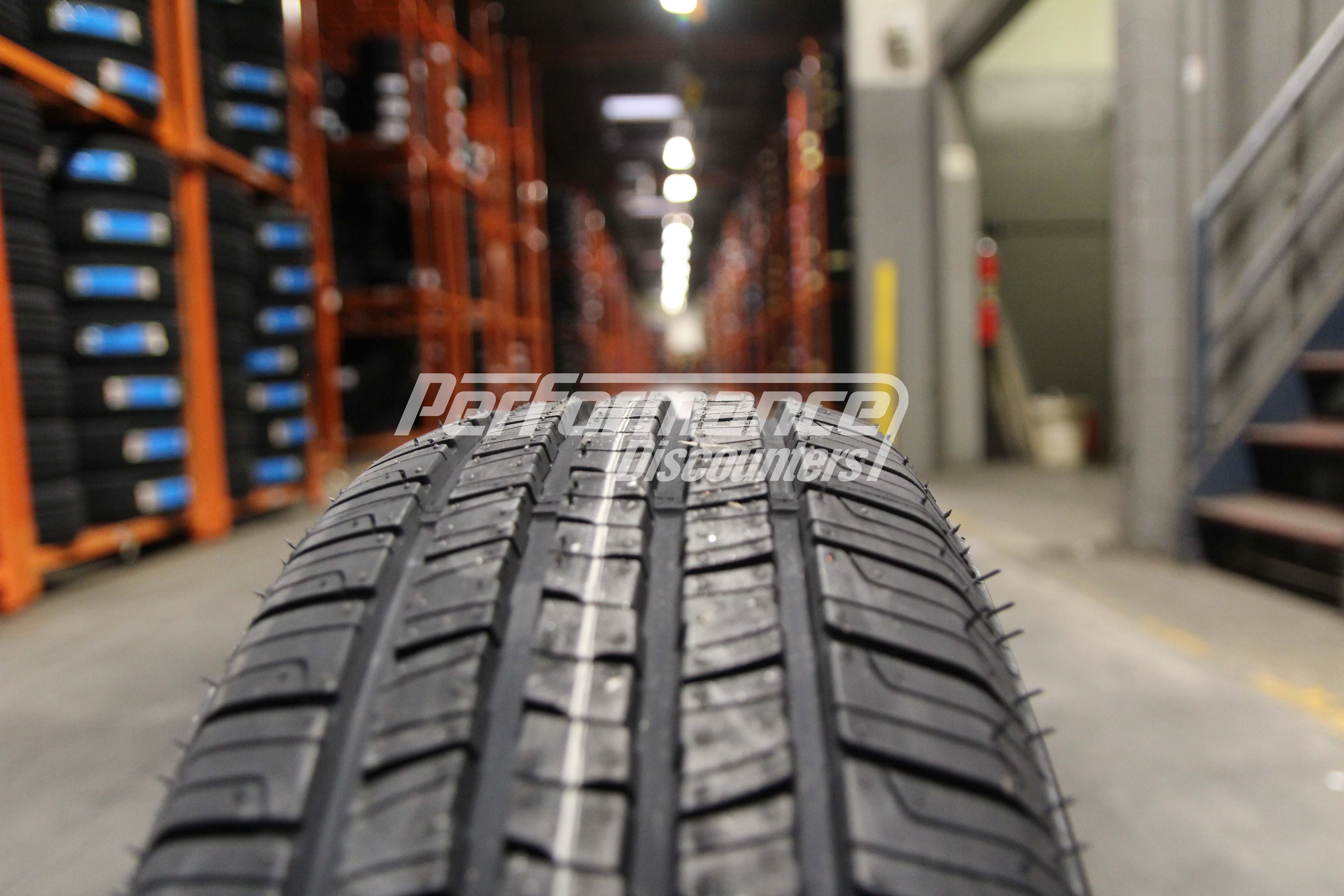 Kenda Kenetica Touring AS KR217 Tire(s) 205/70R15 96H SL 205/70-15 2057015 - 0