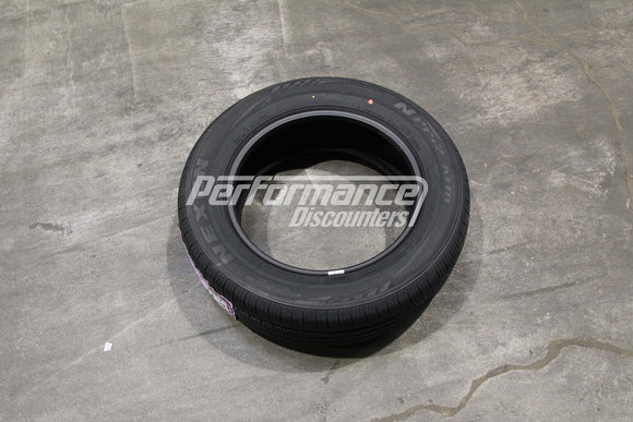 215/60R16 Nexen N Priz AH8 Tire(s) 95V BW SL 215 60 16 2156016