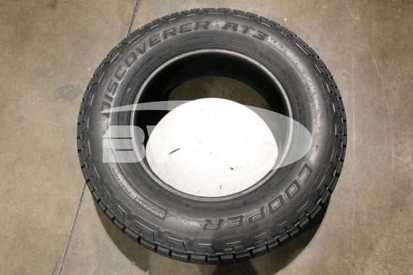 Cooper Discoverer AT3 4S Tire(s) 235/75R17 109T SL OWL 235/75-17 2357517